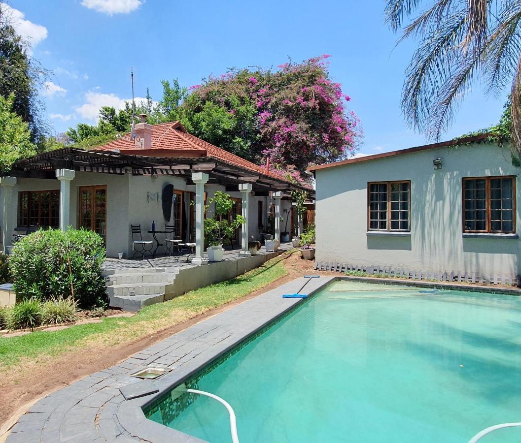 Thulani Lodge Йоханнесбург Экстерьер фото